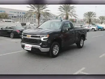 Chevrolet  Silverado  LT  2023  Automatic  0 Km  8 Cylinder  Four Wheel Drive (4WD)  Pick Up  Black  With Warranty