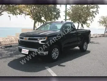 Chevrolet  Silverado  LT  2023  Automatic  0 Km  8 Cylinder  Four Wheel Drive (4WD)  Pick Up  Black  With Warranty