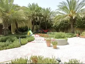 Family Residential  - Not Furnished  - Doha  - Nuaija  - 4 Bedrooms