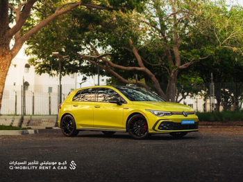 Volkswagen  Golf  4 Cylinder  2x4  Yellow  2023