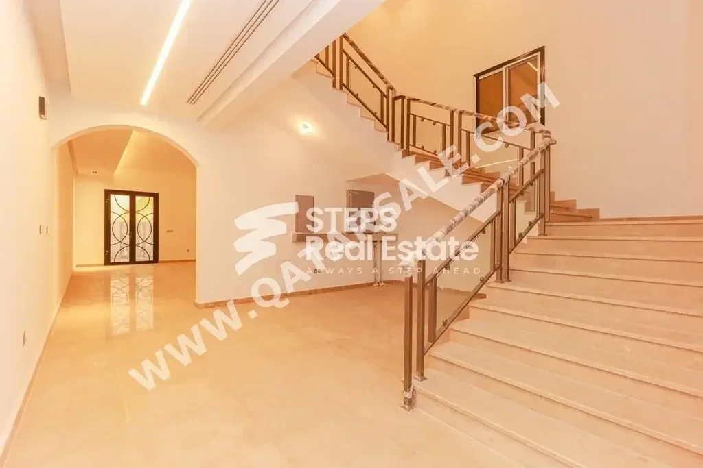 Family Residential  - Not Furnished  - Doha  - Nuaija  - 6 Bedrooms