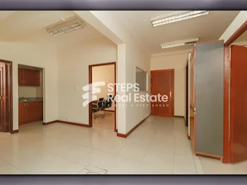 Commercial Offices - Semi Furnished  - Doha  - Al Hilal