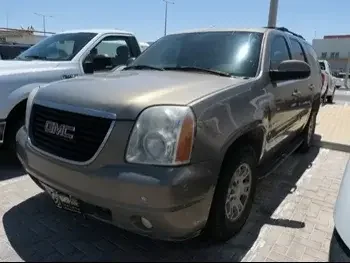 GMC  Yukon  2008  Automatic  361,000 Km  8 Cylinder  Four Wheel Drive (4WD)  SUV  Gold  With Warranty