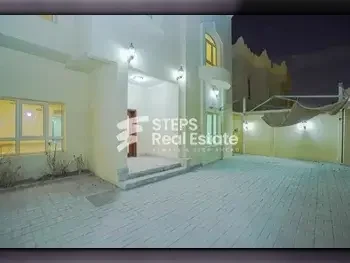 Family Residential  - Not Furnished  - Doha  - Nuaija  - 4 Bedrooms