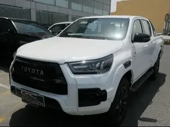 Toyota  Hilux  GR Sport  2023  Automatic  0 Km  6 Cylinder  Four Wheel Drive (4WD)  Pick Up  White  With Warranty