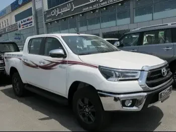 Toyota  Hilux  2022  Automatic  0 Km  4 Cylinder  Four Wheel Drive (4WD)  Pick Up  White  With Warranty