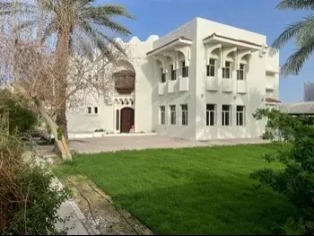 Service  - Not Furnished  - Doha  - Al Dafna  - 6 Bedrooms