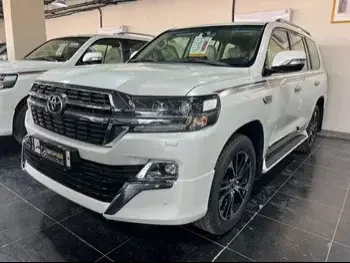 Toyota  Land Cruiser  GXR- Grand Touring  2021  Automatic  0 Km  6 Cylinder  Four Wheel Drive (4WD)  SUV  White  With Warranty