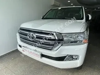 Toyota  Land Cruiser  VXR  2021  Automatic  0 Km  8 Cylinder  Four Wheel Drive (4WD)  SUV  White  With Warranty