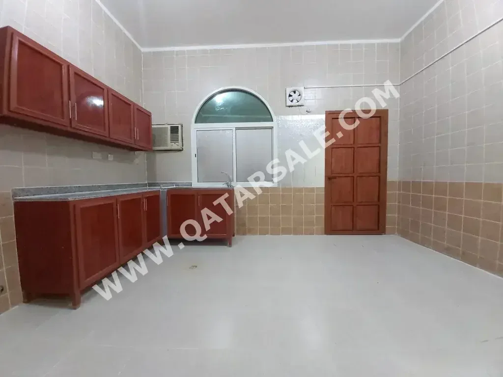 1 Bedrooms  Studio  For Rent  in Al Rayyan -  Izghawa  Not Furnished