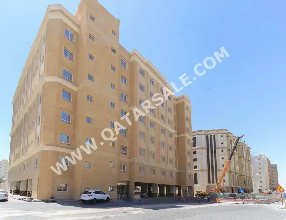 Buildings, Towers & Compounds - Family Residential  - Doha  - Al Sadd  For Rent