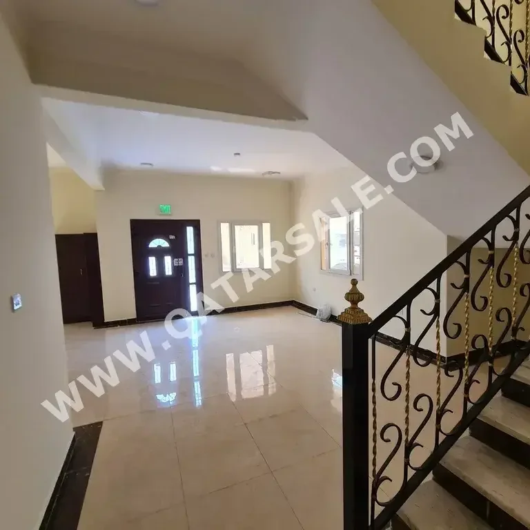 Family Residential  - Not Furnished  - Doha  - Al Markhiya  - 6 Bedrooms