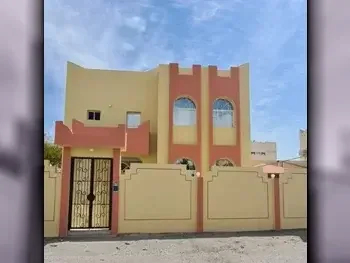 Family Residential  - Not Furnished  - Doha  - Al Maamoura  - 5 Bedrooms