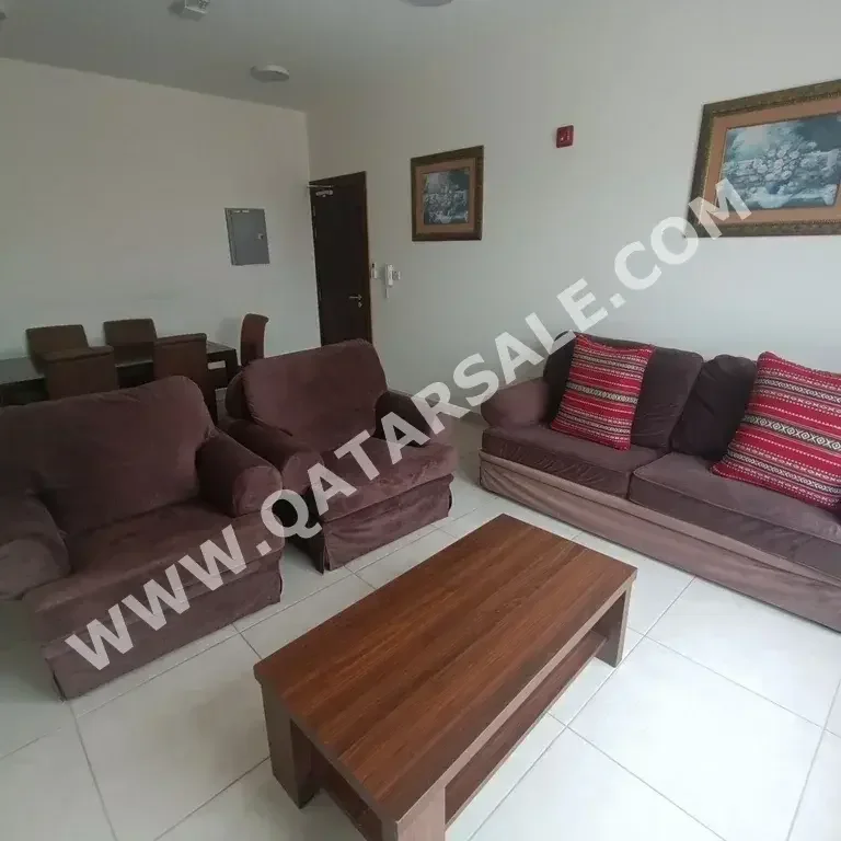 3 Bedrooms  Apartment  For Rent  in Doha -  Al Mansoura  Fully Furnished