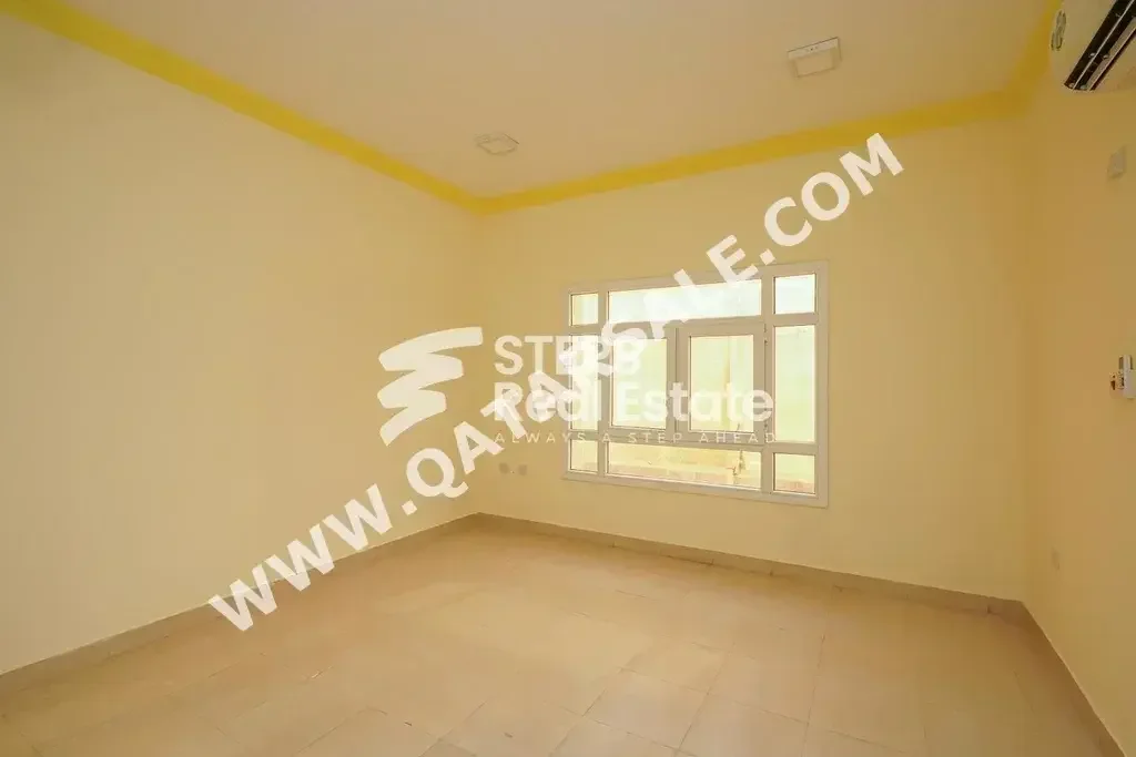 Commercial  - Not Furnished  - Umm Salal  - Umm Salal Ali  - 5 Bedrooms