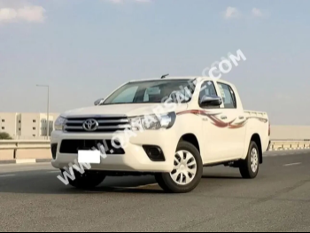 تويوتا  هاي لوكس  2025  عادي  0 كم  4 سلندر  سحب امامي  بيكب  أبيض  تحت الضمان