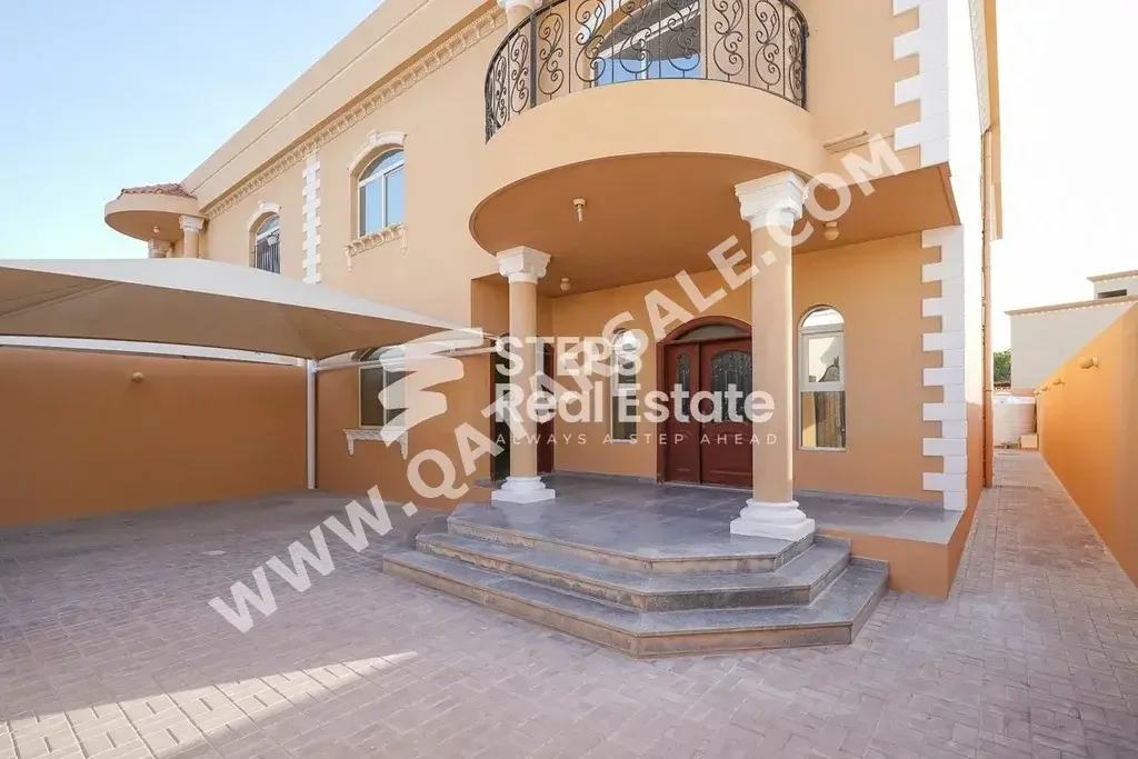 Family Residential  - Not Furnished  - Doha  - Nuaija  - 5 Bedrooms