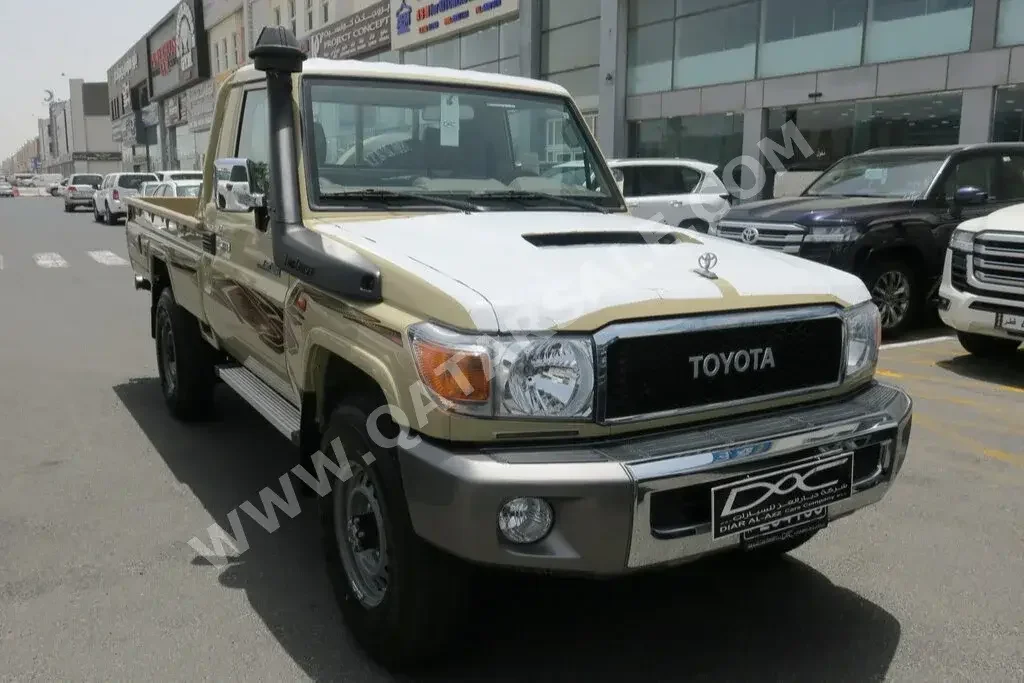 Toyota  Land Cruiser  LX  2022  Manual  0 Km  8 Cylinder  Four Wheel Drive (4WD)  Pick Up  Beige  With Warranty