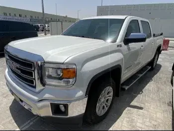 GMC  Sierra  2015  Automatic  145,000 Km  8 Cylinder  Four Wheel Drive (4WD)  Pick Up  White  With Warranty