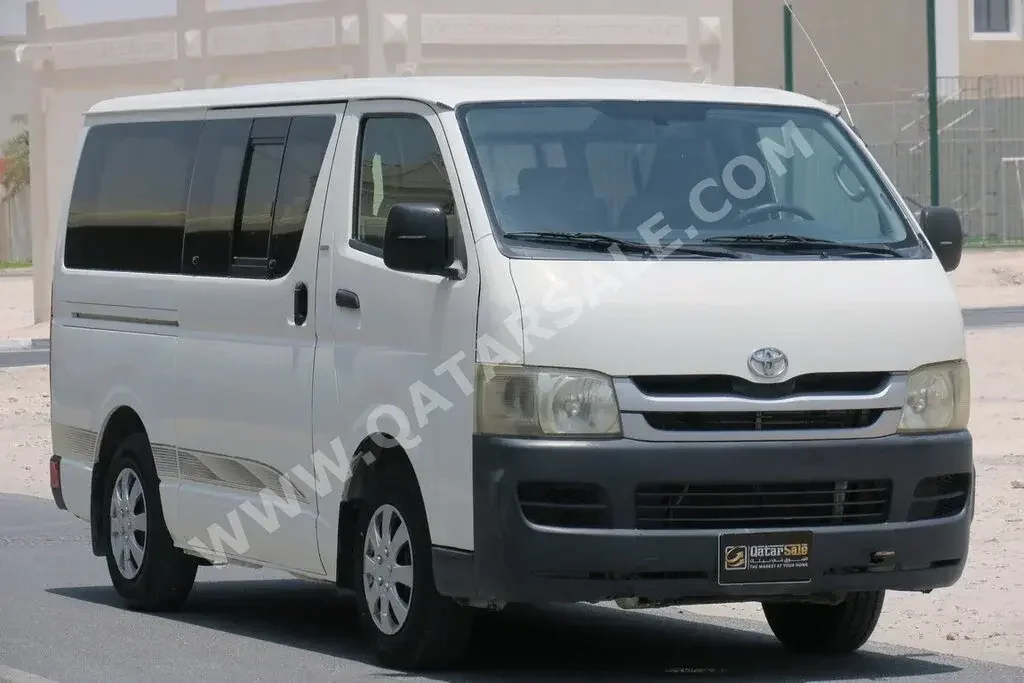 Toyota  Hiace  2009  Manual  453,000 Km  4 Cylinder  Rear Wheel Drive (RWD)  Van / Bus  White  With Warranty