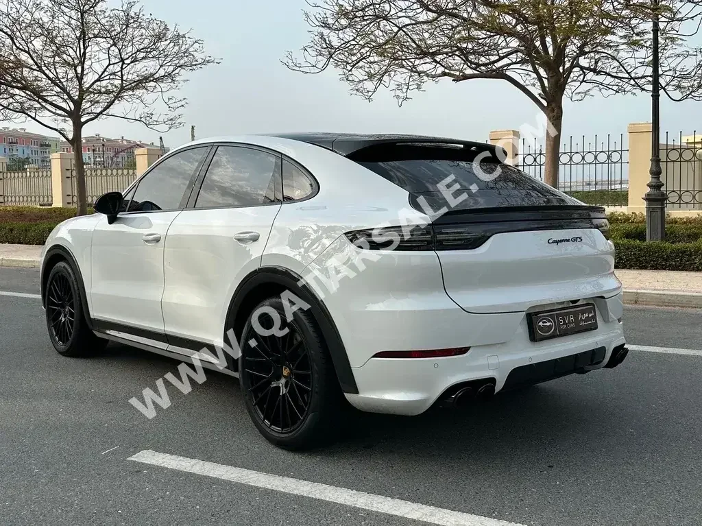 Porsche  Cayenne GTS  SUV 4x4  White  2022