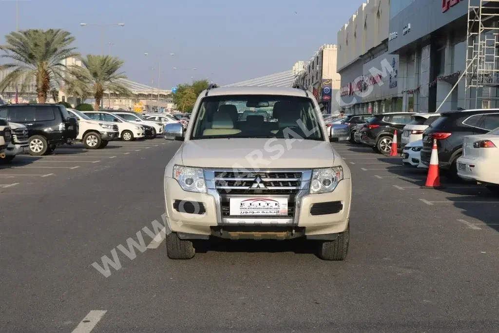 Mitsubishi  Pajero  GLS  2017  Automatic  124,000 Km  6 Cylinder  Four Wheel Drive (4WD)  SUV  White  With Warranty