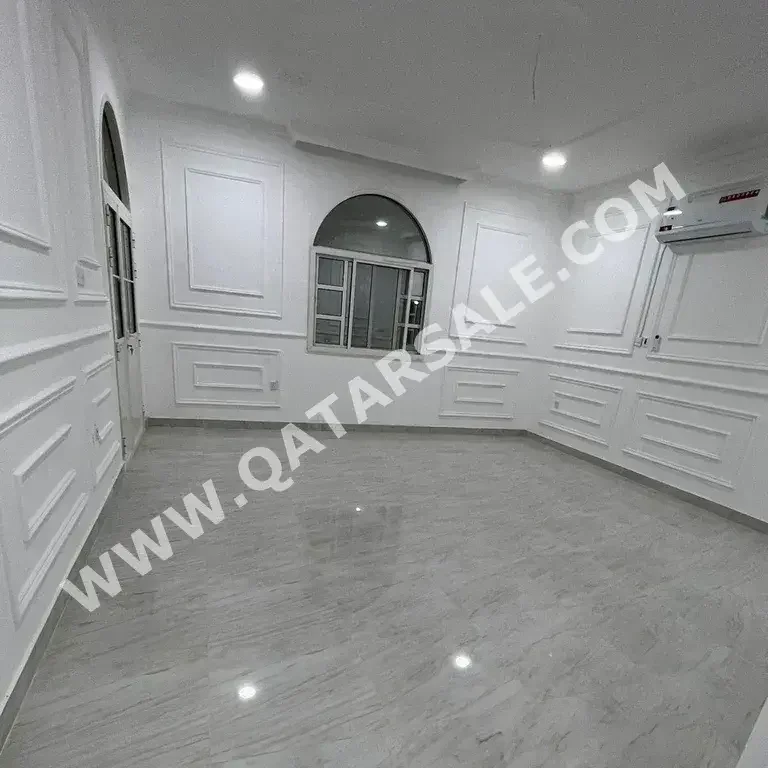 Family Residential  - Not Furnished  - Al Rayyan  - Ain Khaled  - 5 Bedrooms