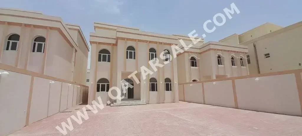 Family Residential  - Not Furnished  - Al Daayen  - Umm Qarn  - 9 Bedrooms