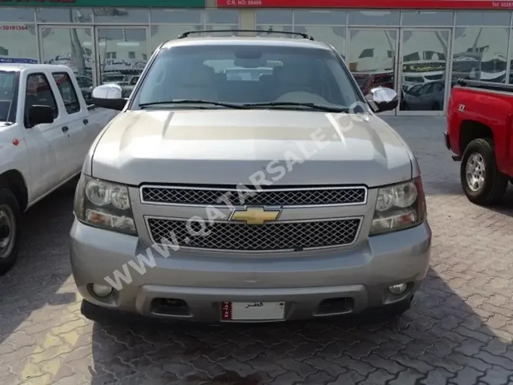 Chevrolet  Tahoe  2007  Automatic  280,000 Km  8 Cylinder  Four Wheel Drive (4WD)  SUV  Gold  With Warranty