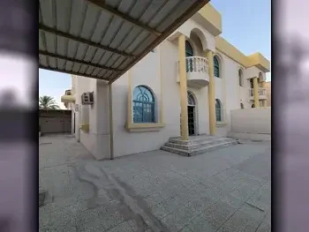 Family Residential  - Not Furnished  - Doha  - Nuaija  - 5 Bedrooms