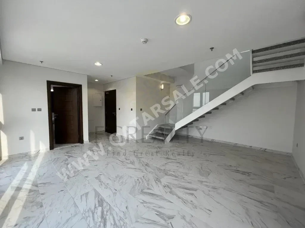 3 Bedrooms  Apartment  For Rent  in Doha -  Mushaireb  Not Furnished