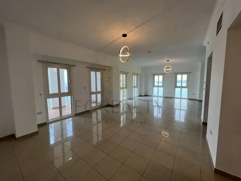 4 Bedrooms  Apartment  For Rent  in Doha -  West Bay  Fully Furnished