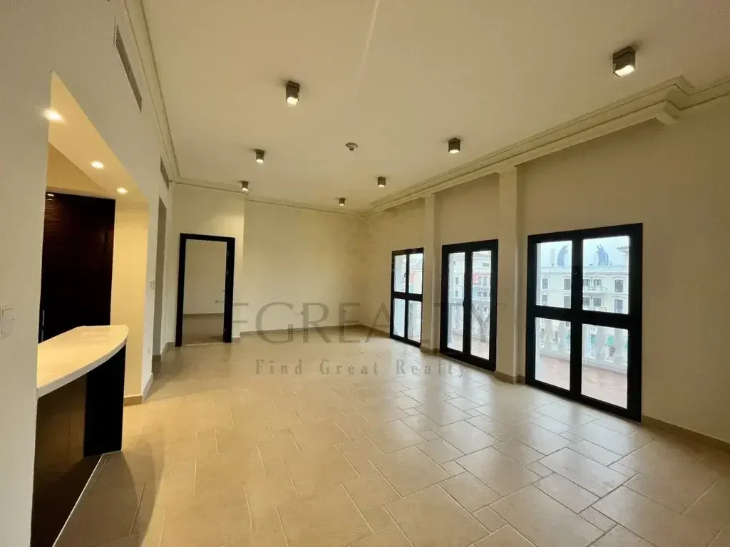 2 Bedrooms  Apartment  For Rent  in Doha -  The Pearl  Fully Furnished