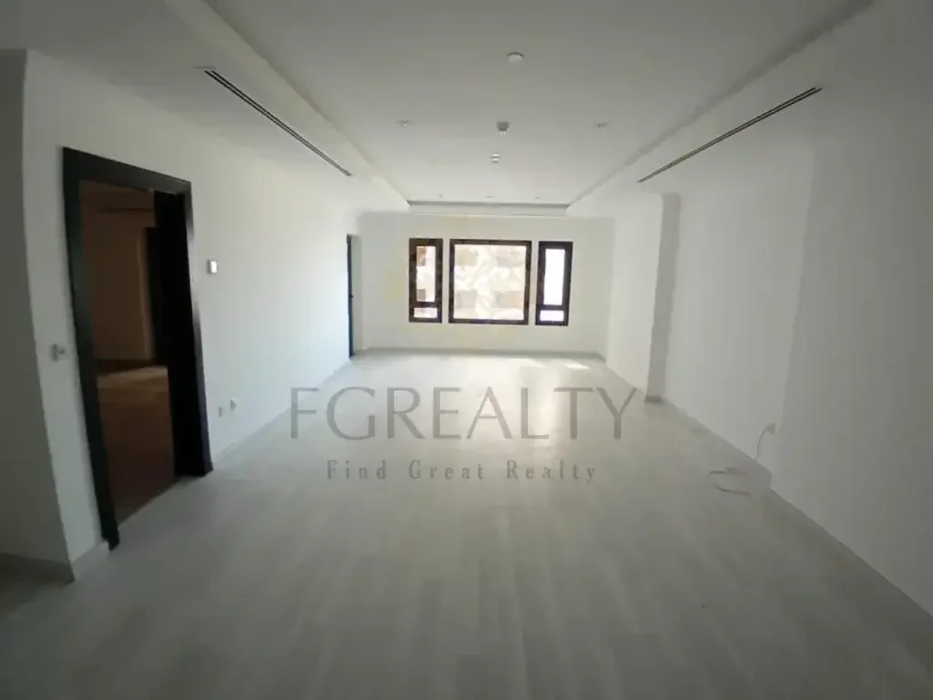 1 Bedrooms  Apartment  For Rent  in Doha -  The Pearl  Not Furnished