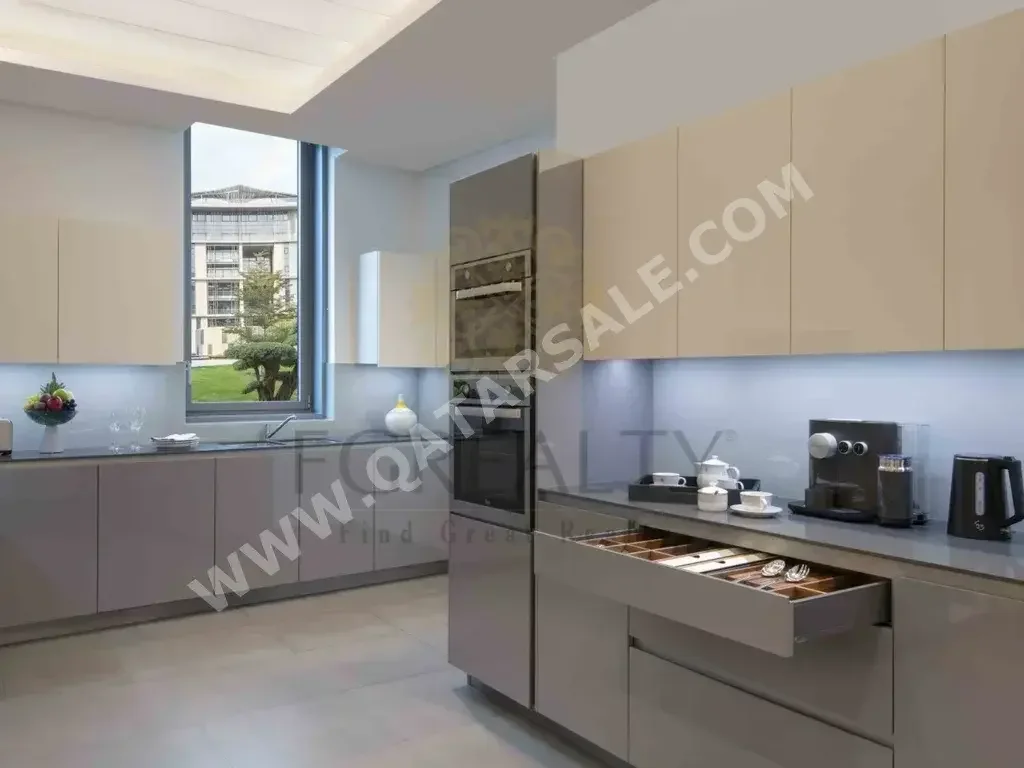 3 Bedrooms  Apartment  For Rent  in Doha -  Mushaireb  Fully Furnished