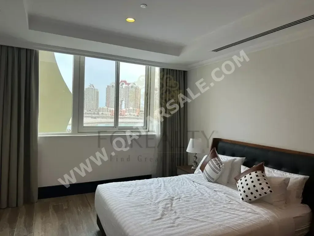 1 Bedrooms  Apartment  For Rent  in Doha -  The Pearl  Fully Furnished