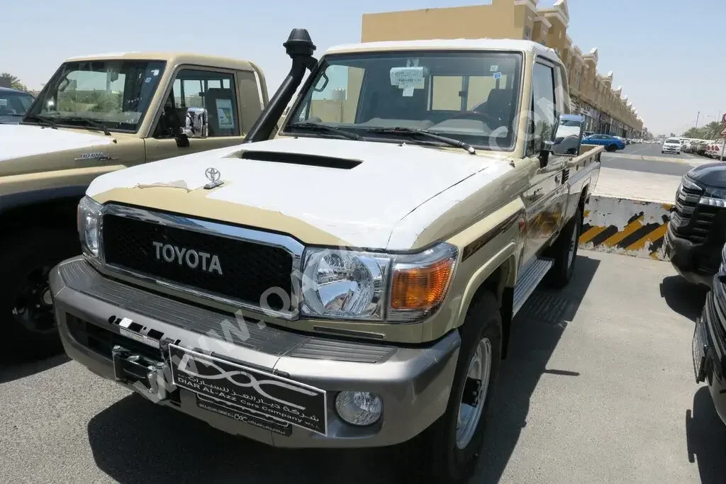 Toyota  Land Cruiser  LX  2023  Manual  0 Km  6 Cylinder  Four Wheel Drive (4WD)  Pick Up  Beige  With Warranty