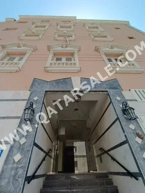 Labour Camp 1 Bedrooms  Studio  For Rent  in Doha -  Fereej Al Nasr  Fully Furnished