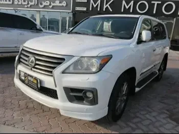 Lexus  LX  570  2014  Automatic  255,000 Km  8 Cylinder  Four Wheel Drive (4WD)  SUV  White  With Warranty