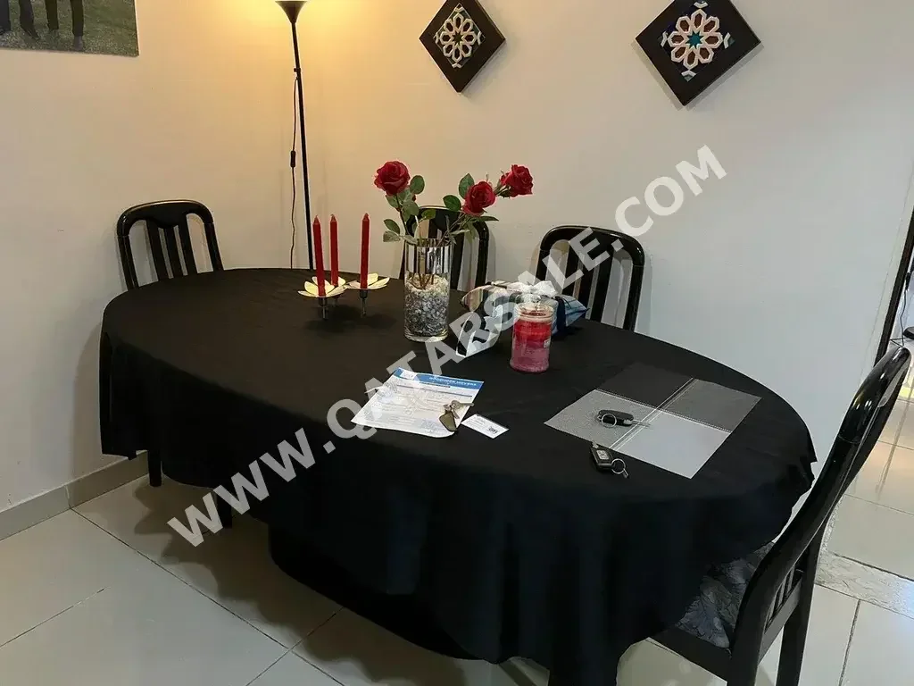 Tables & Sideboards Table & Chairs  - Black