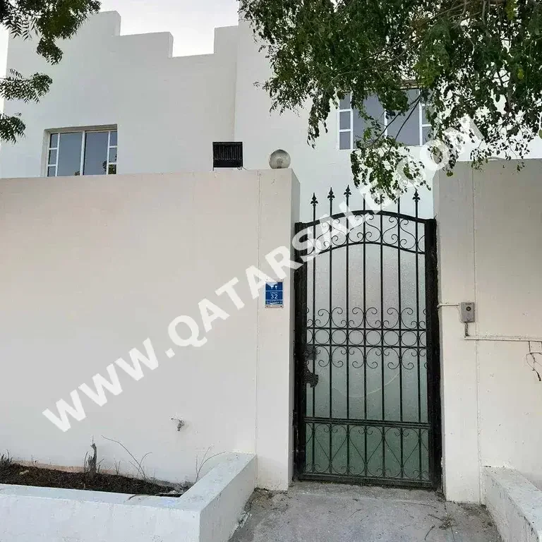 Family Residential  - Not Furnished  - Al Daayen  - Sumaysimah  - 6 Bedrooms