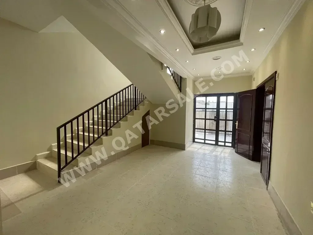 Commercial  - Semi Furnished  - Doha  - Madinat Khalifa South  - 4 Bedrooms