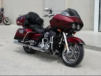 Harley Davidson  CVO Road Glide -  2011 - Color Maroon