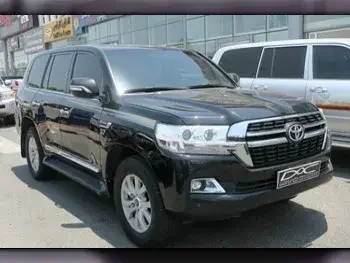 Toyota  Land Cruiser  VXR  2021  Automatic  108,000 Km  8 Cylinder  Four Wheel Drive (4WD)  SUV  Black  With Warranty