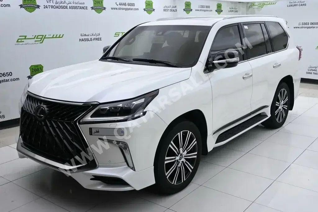 Lexus  LX  570  2017  Automatic  81,000 Km  8 Cylinder  Four Wheel Drive (4WD)  SUV  Pearl