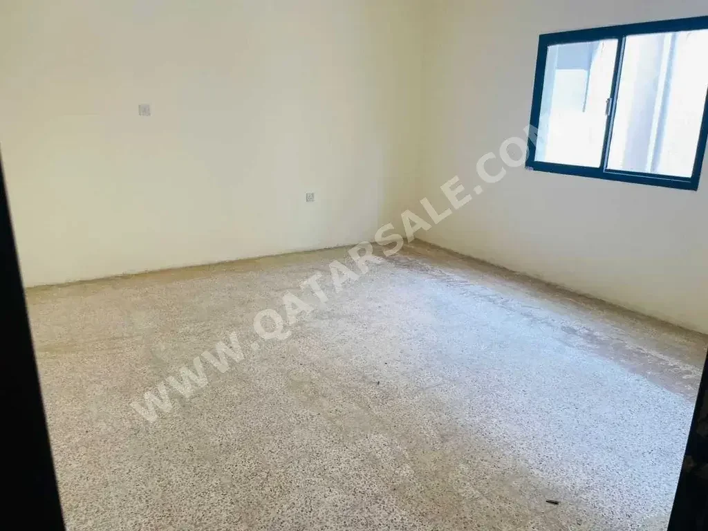 1 Bedrooms  Apartment  For Rent  in Doha -  Al Maamoura  Not Furnished