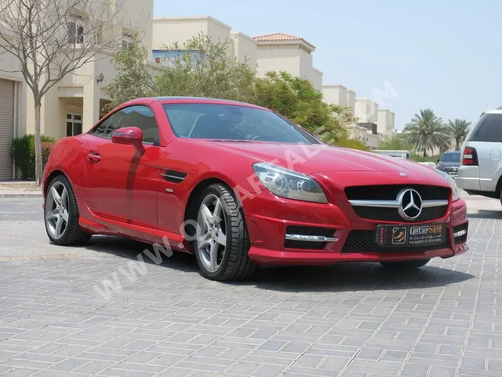 Mercedes-Benz  SLK  350  2012  Automatic  143,000 Km  6 Cylinder  Rear Wheel Drive (RWD)  Convertible  Red