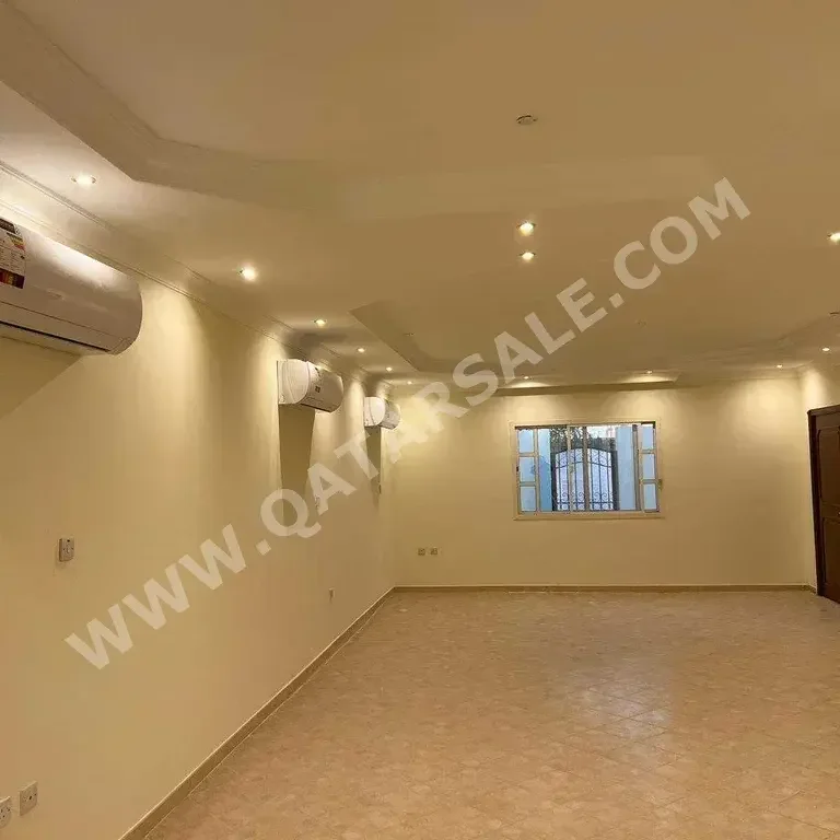 Family Residential  - Not Furnished  - Al Daayen  - Sumaysimah  - 6 Bedrooms