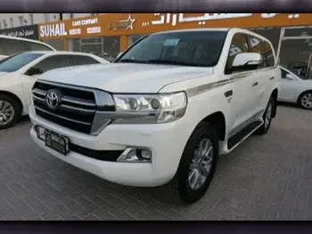 Toyota  Land Cruiser  VXR  2021  Automatic  120,000 Km  8 Cylinder  Four Wheel Drive (4WD)  SUV  White  With Warranty