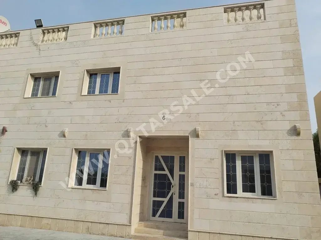 Labour Camp Family Residential  - Not Furnished  - Doha  - Al Sadd  - 5 Bedrooms